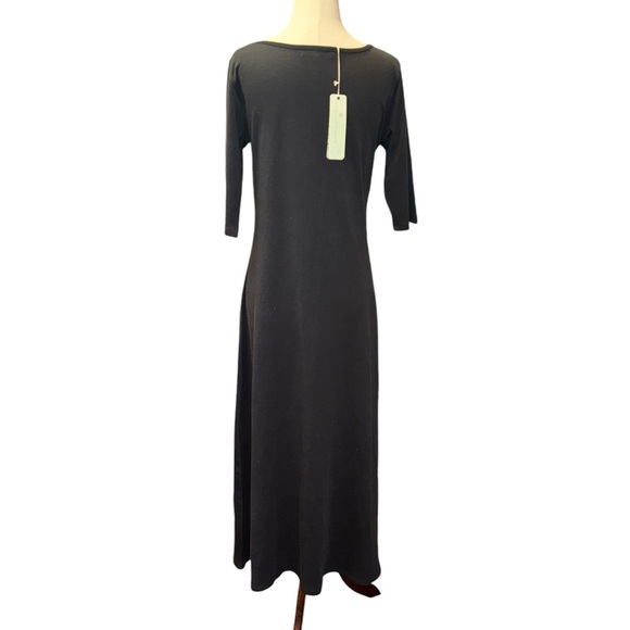Indigenous Black Organic Essential Elbow Sleeve Boatneck Dress - Picture 4 of 5